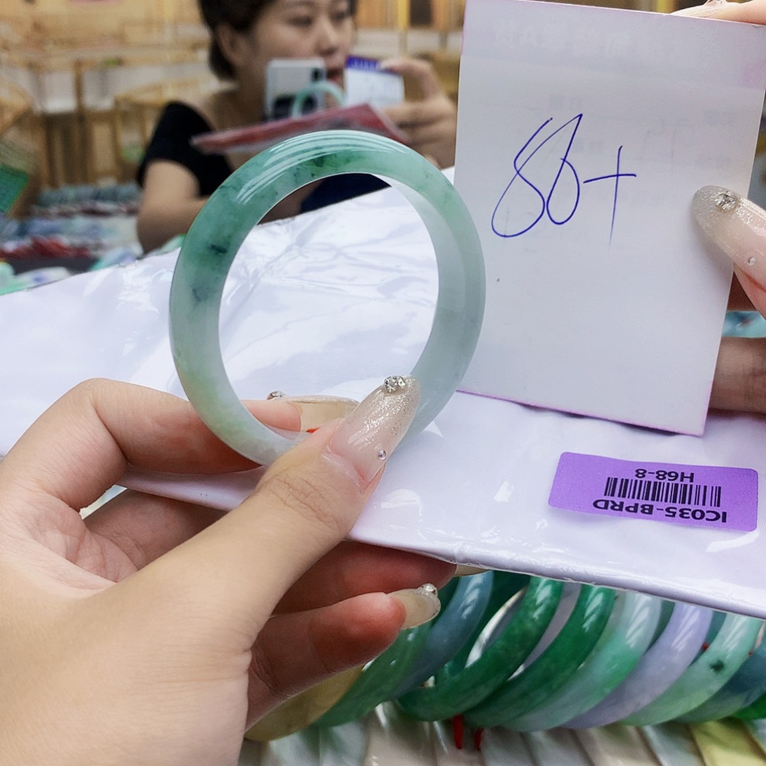 翡翠手镯未镶嵌0098877777667