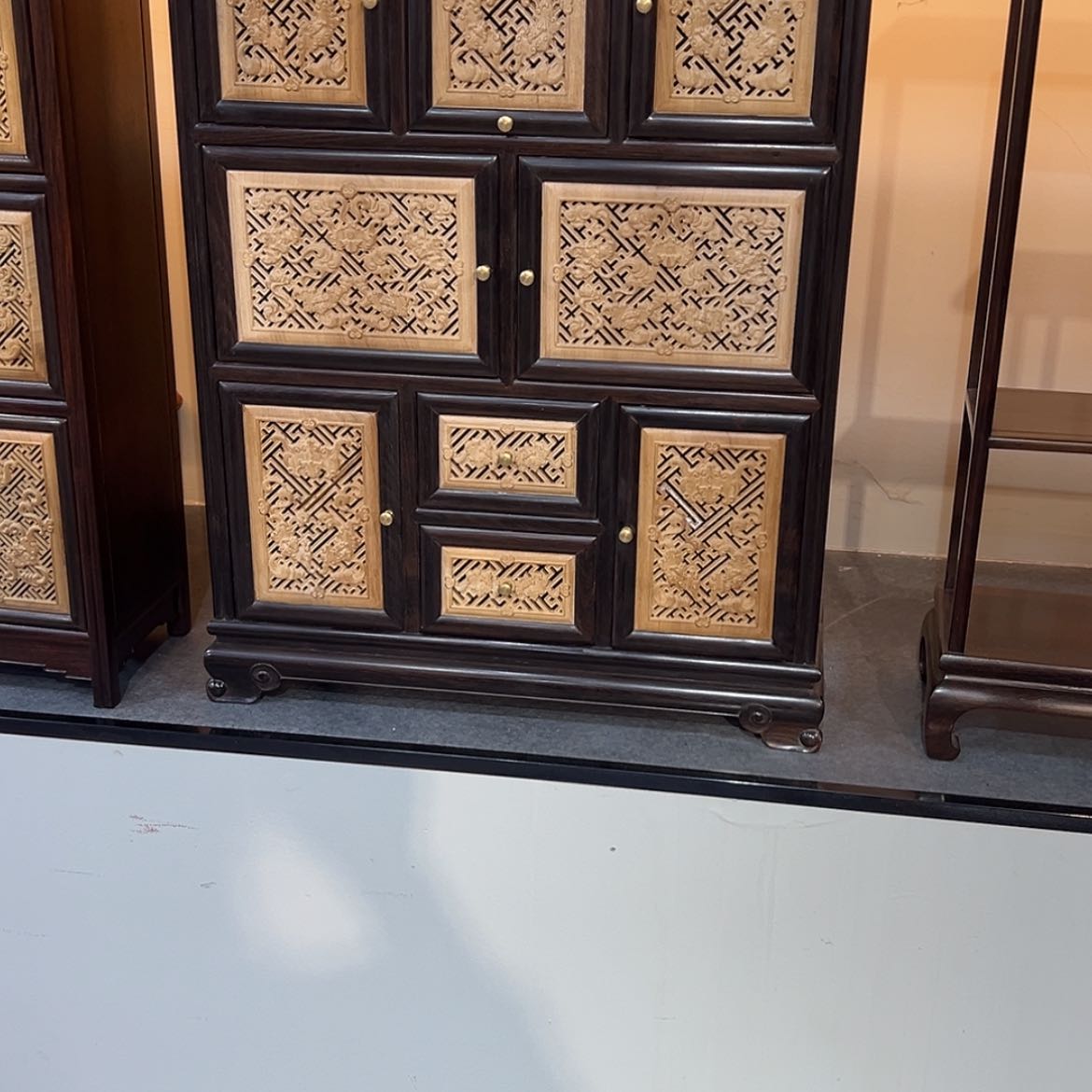 【闪购商品】乌木类成套家具平**笑金丝楠柜