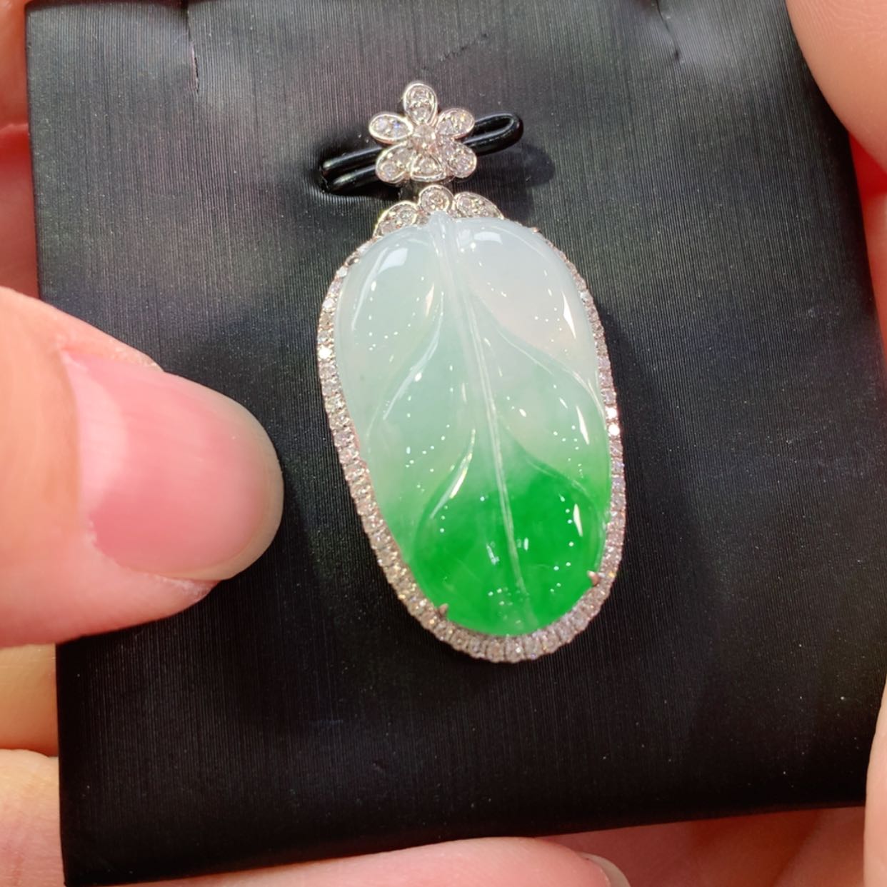 【闪购商品】翡翠颈饰18K金镶嵌天然翡翠