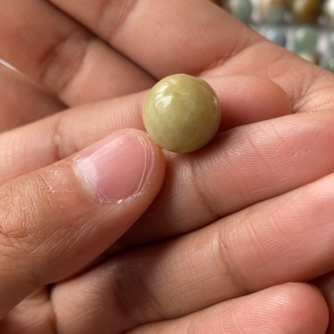 翡翠手链未镶嵌郝***伙珠子