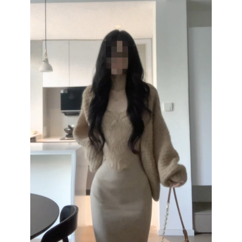 MARIE.COCO纯欲辣妹风秋冬新款慵懒风毛衣外套蕾丝背心收腰连衣裙