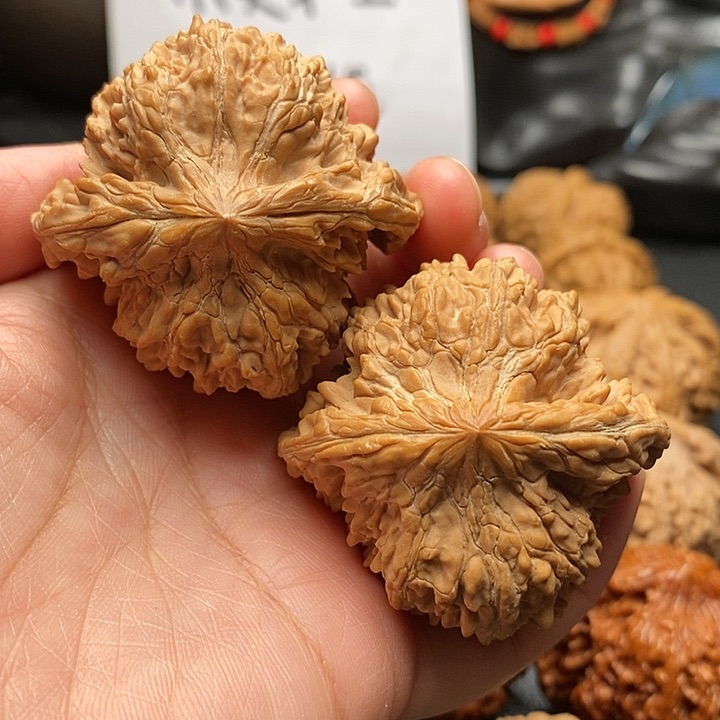 文玩核桃吊坠百花山48尺