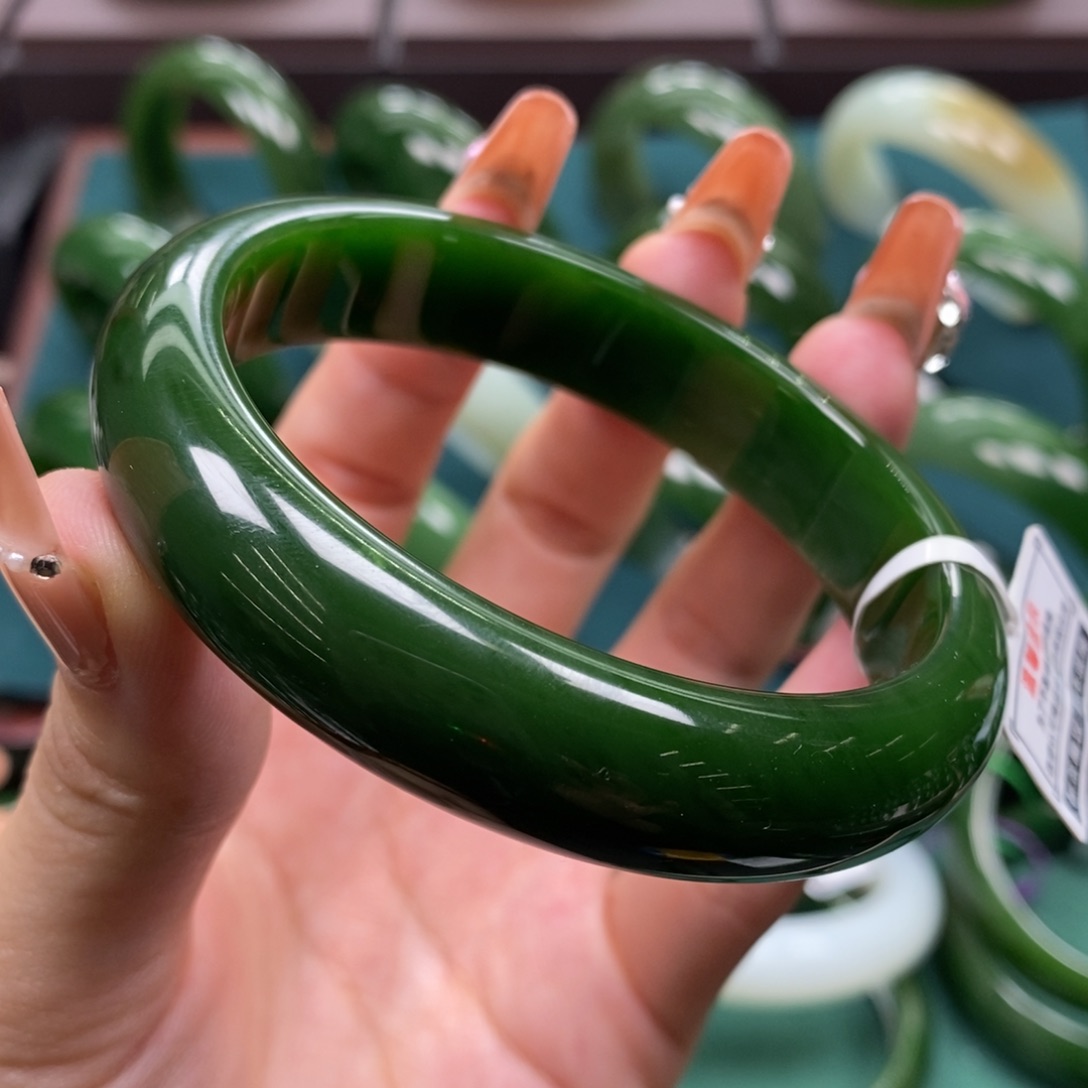 快***。和田玉（碧玉）未镶嵌手镯60