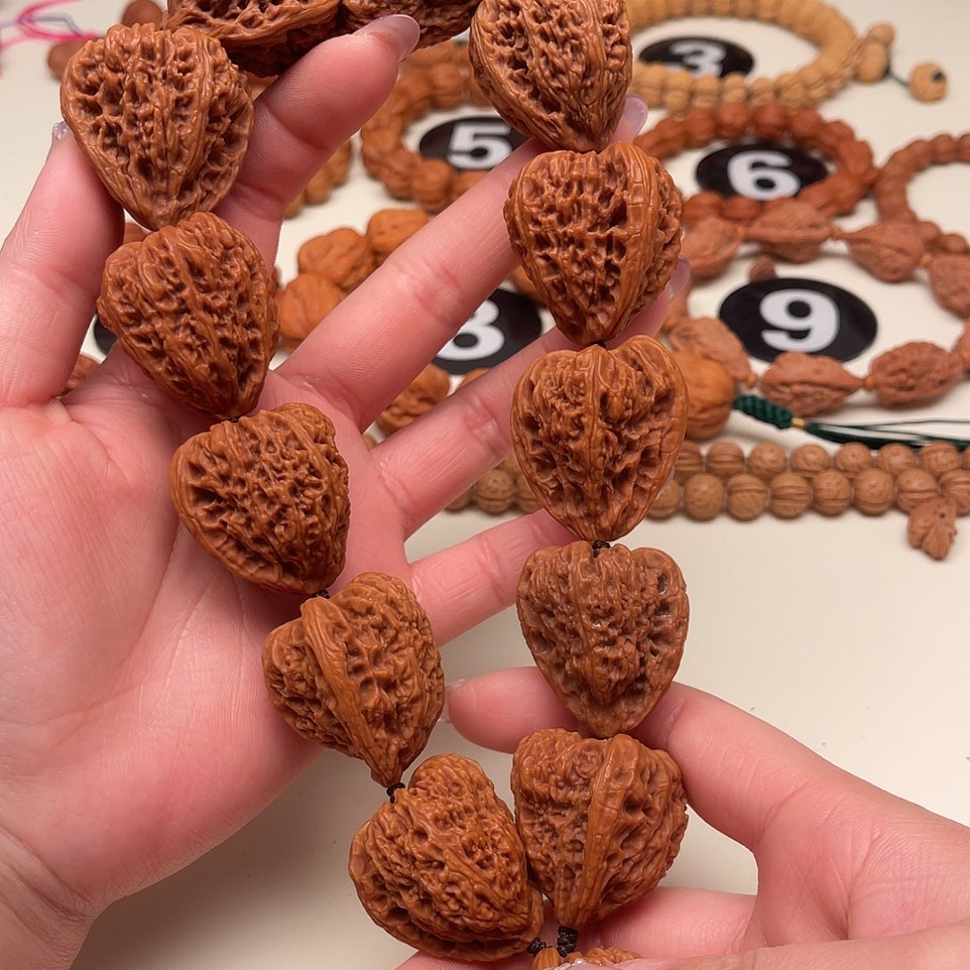 F***y吊坠文玩核桃猫粮是手持