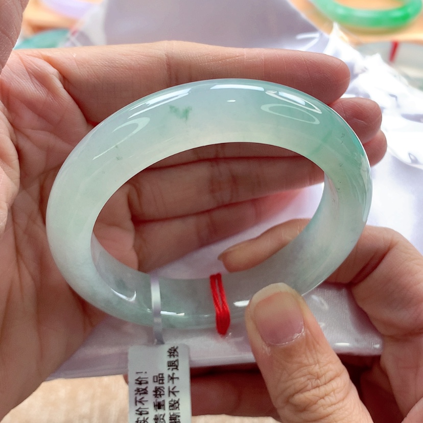 【闪购商品】翡翠手镯未镶嵌优****态54小万战斗机A