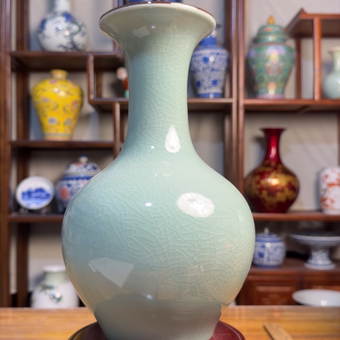 瓶高度约30厘米肚径19厘米