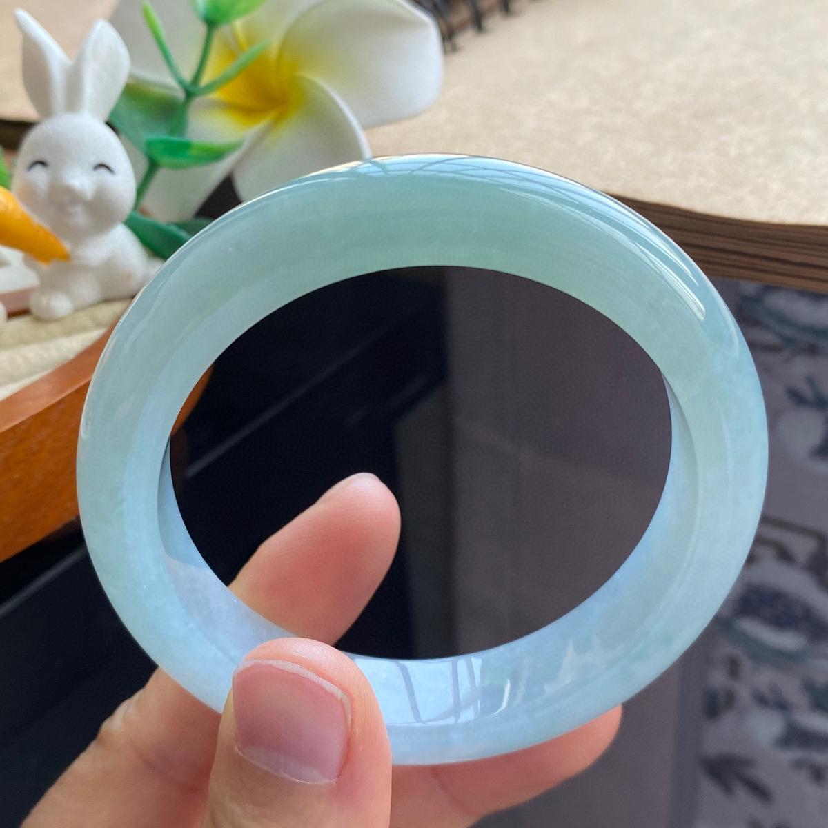 3.1批1308号翡翠手镯55.8-13-8.9浅绿镯！柔和甜美又清新自然！