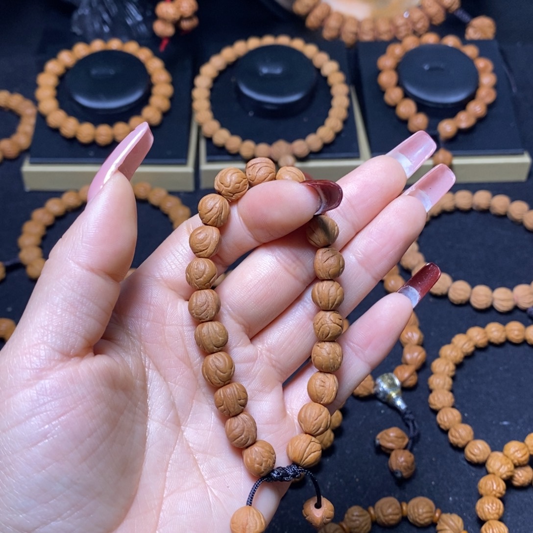 阿***】桃核吊坠秦岭文玩