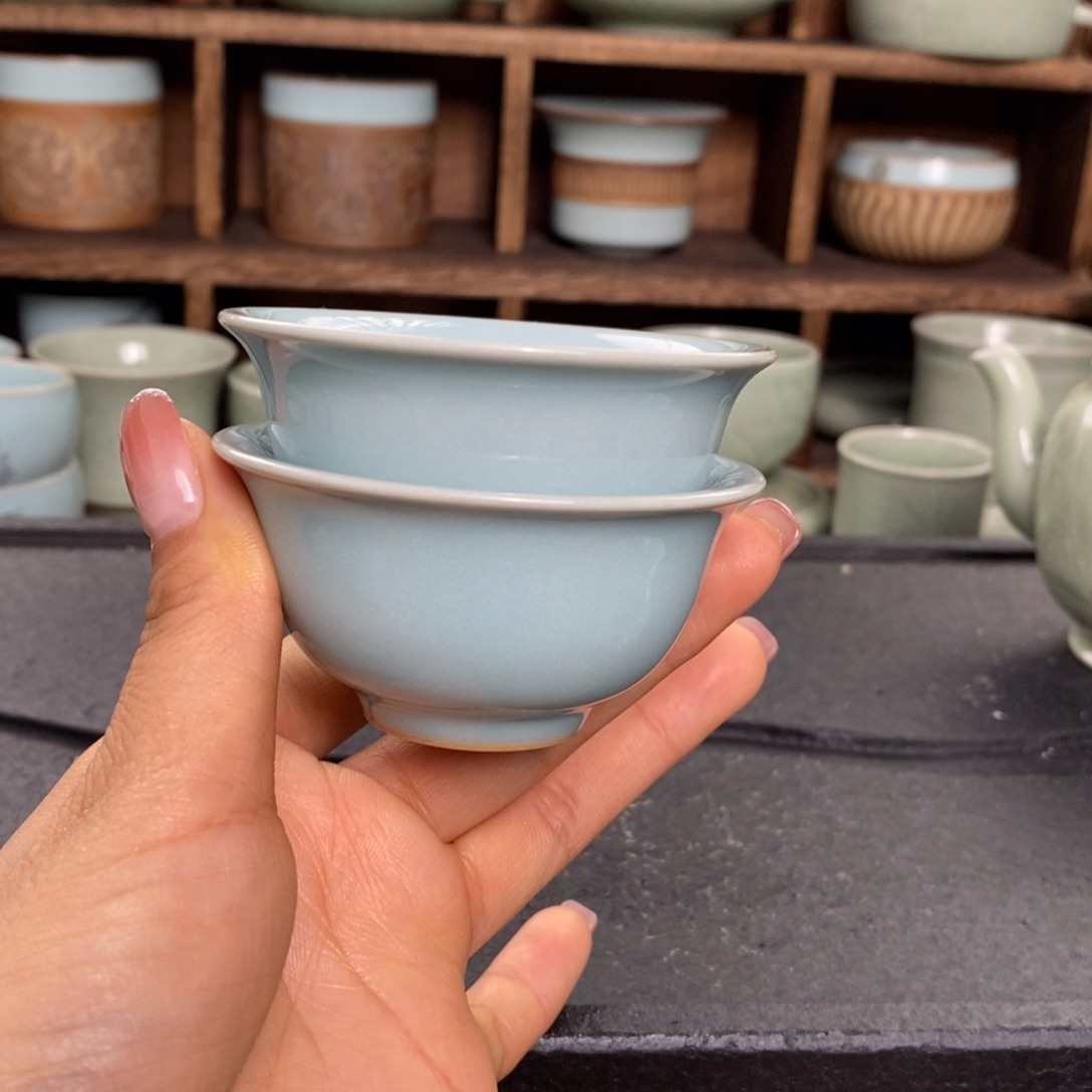 【闪购商品】天青小压手一对微微瑕。。。。。