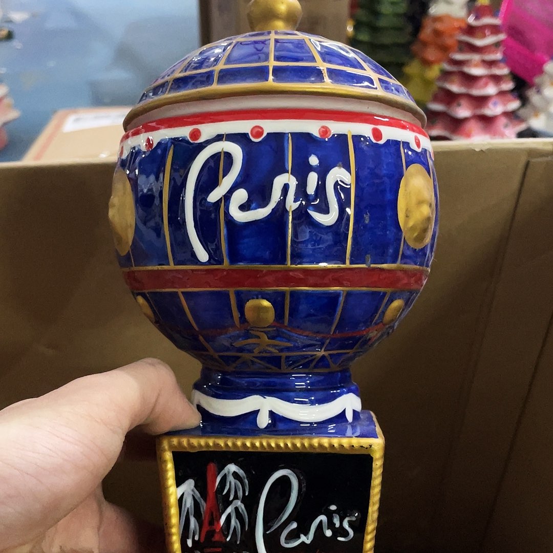 摆件     微瑕。