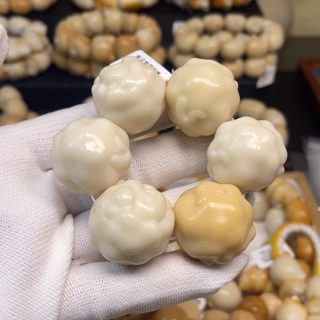 关***断手串菩提根/象牙果105羊头手捻瑕疵