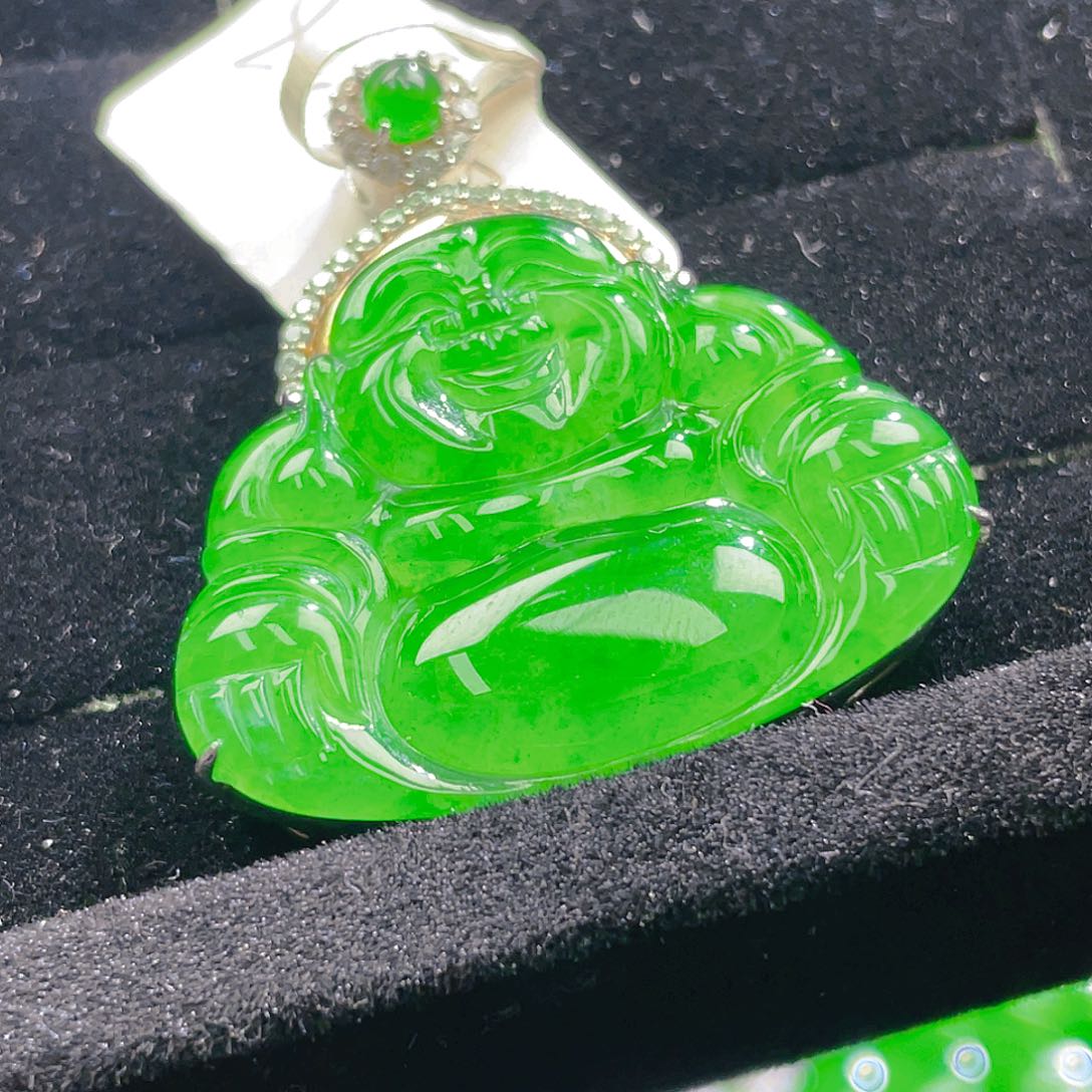 翡翠颈饰未镶嵌81，