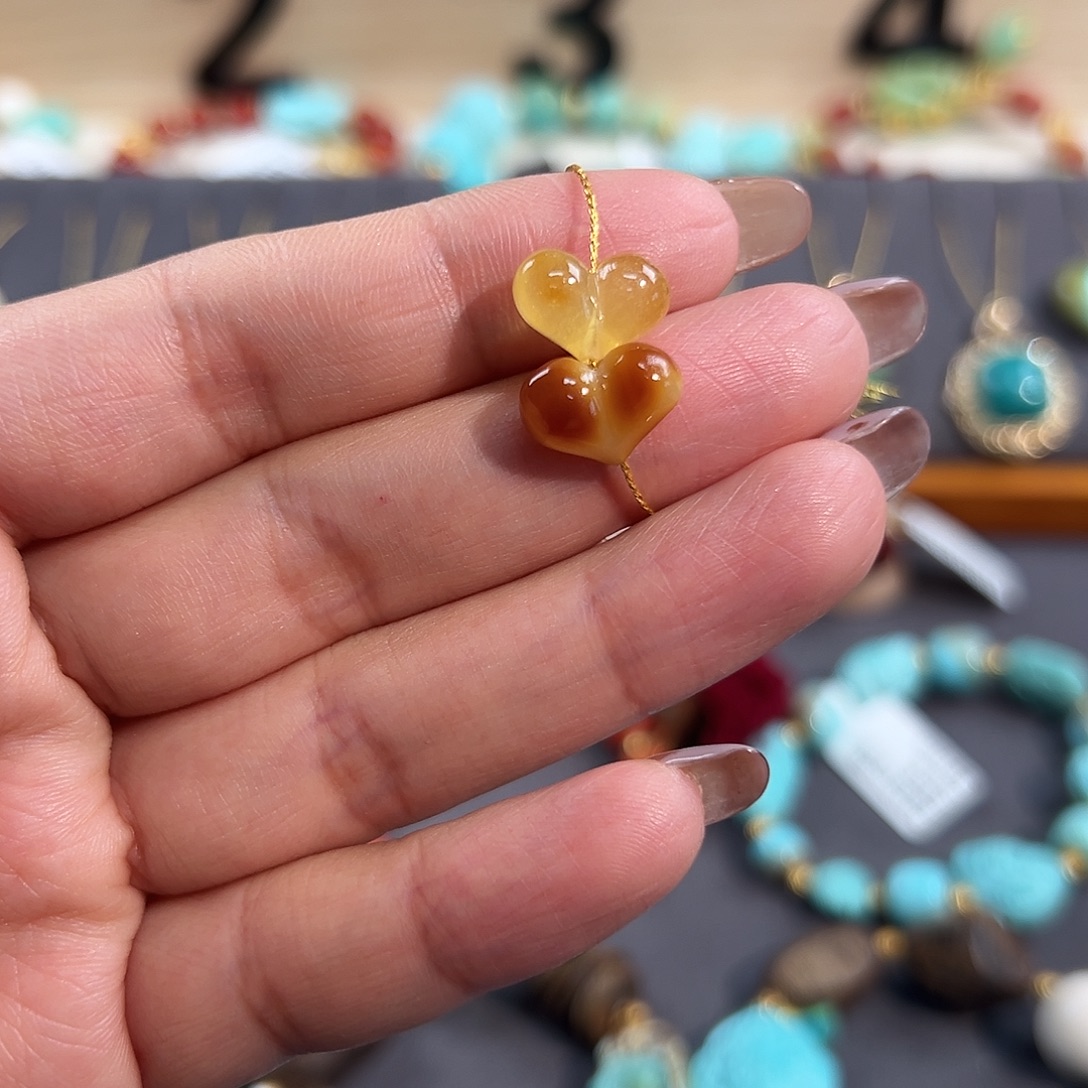 蜜蜡未镶嵌裸石蜜蜡屁桃