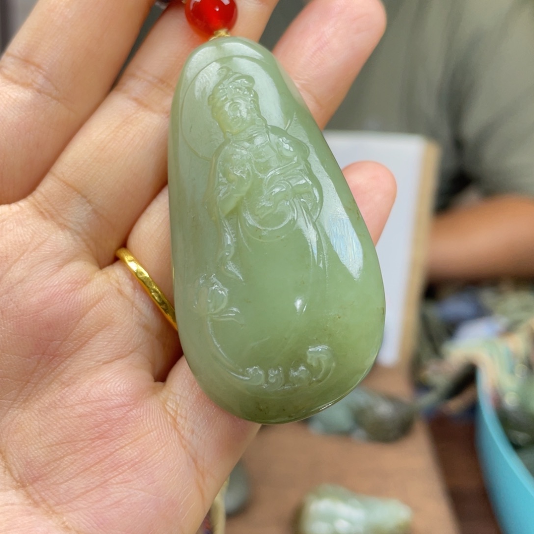 和田玉未镶嵌颈饰