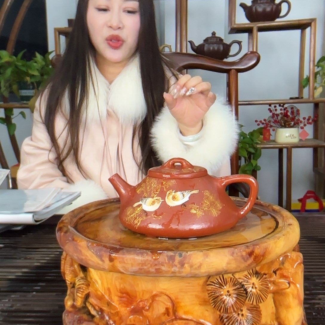 紫砂茶壶倪新安老师。