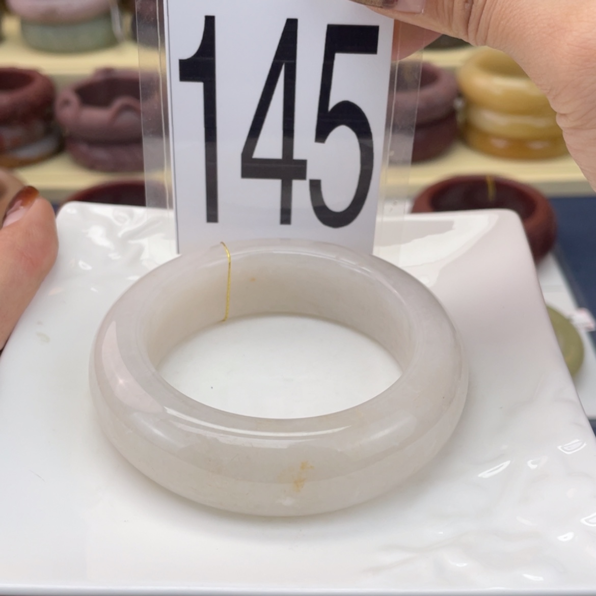 【闪购商品】石英质玉手镯未镶嵌