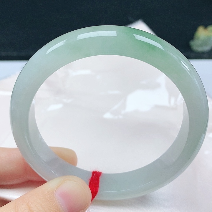 翡翠手镯未镶嵌天然翡翠手镯