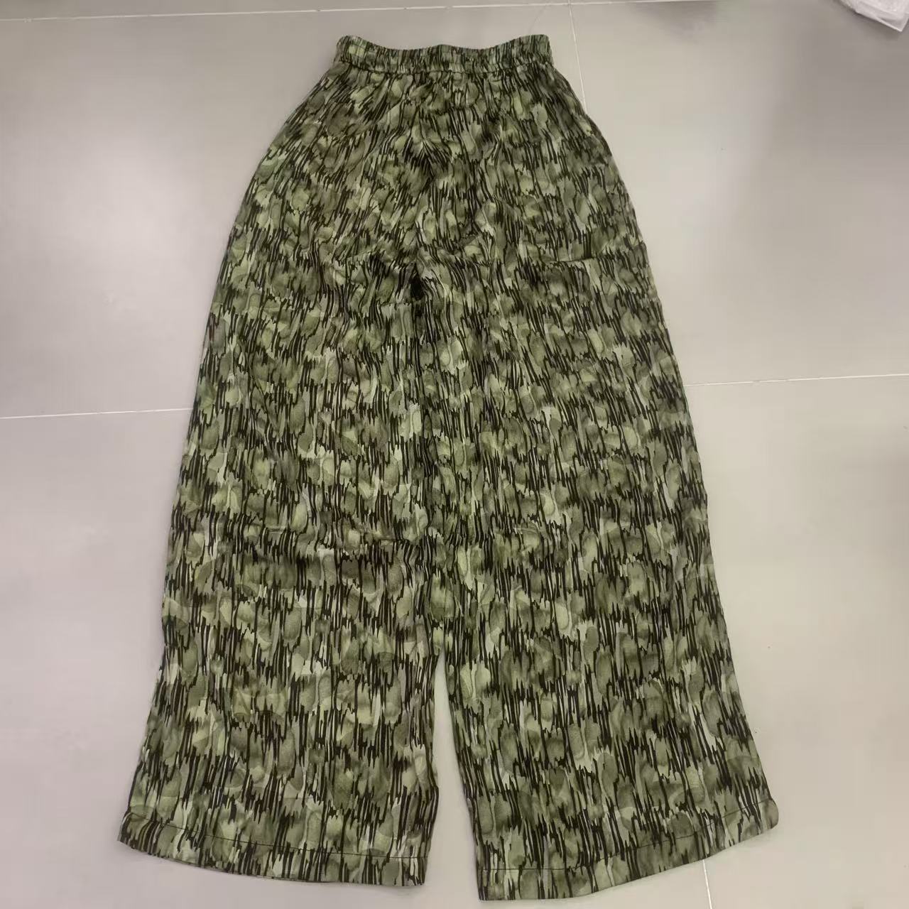 欧货竖条绿褶花抖抖裤