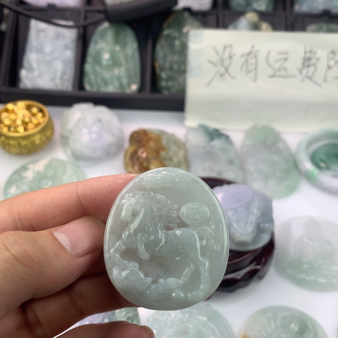 翡翠颈饰未镶嵌一