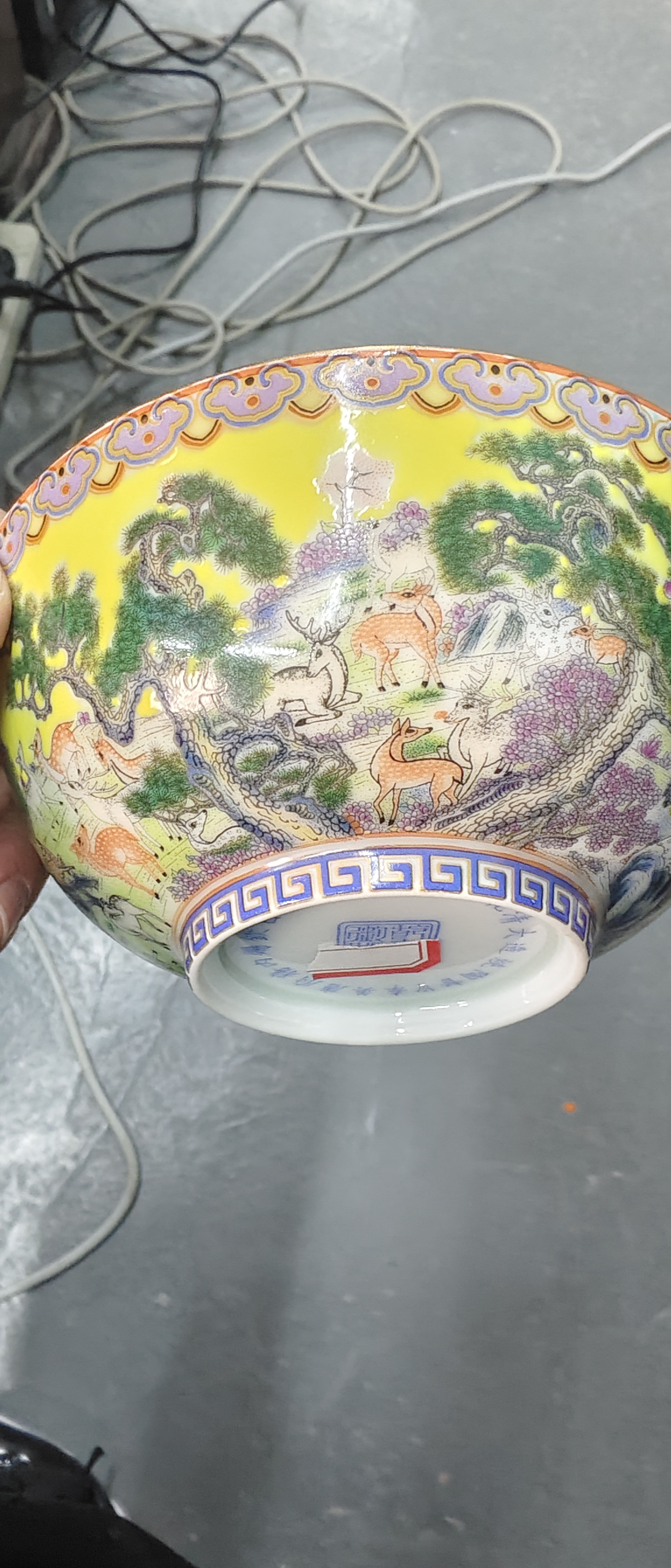 百鹿图珐琅彩赏碗