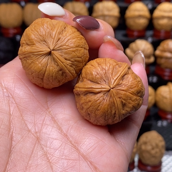 文玩核桃把件萌萌包三棱32尺…………03