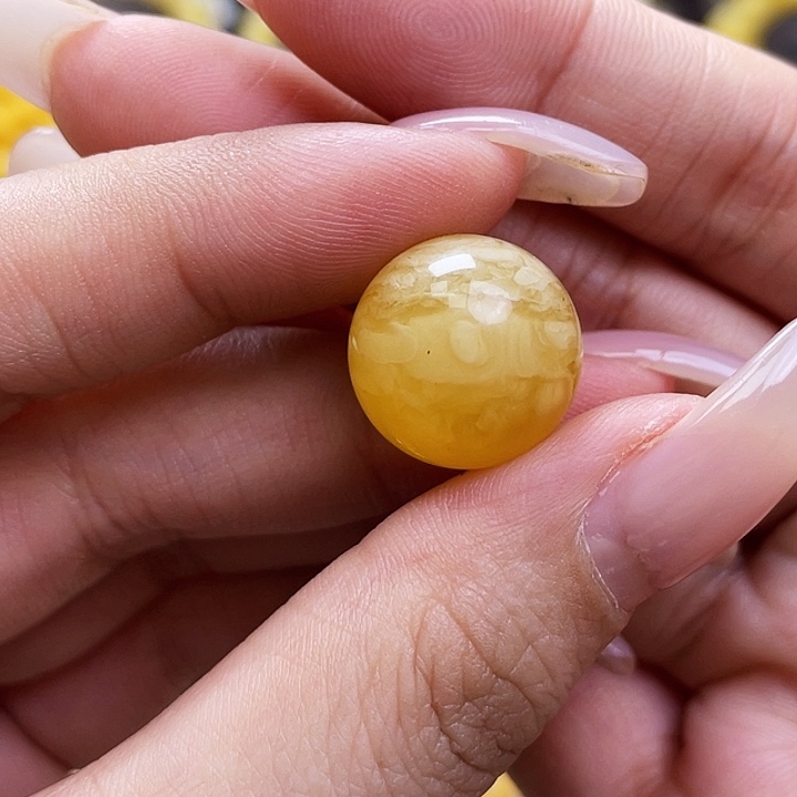 琥珀裸石未镶嵌单珠尺寸16.2mm带粉点