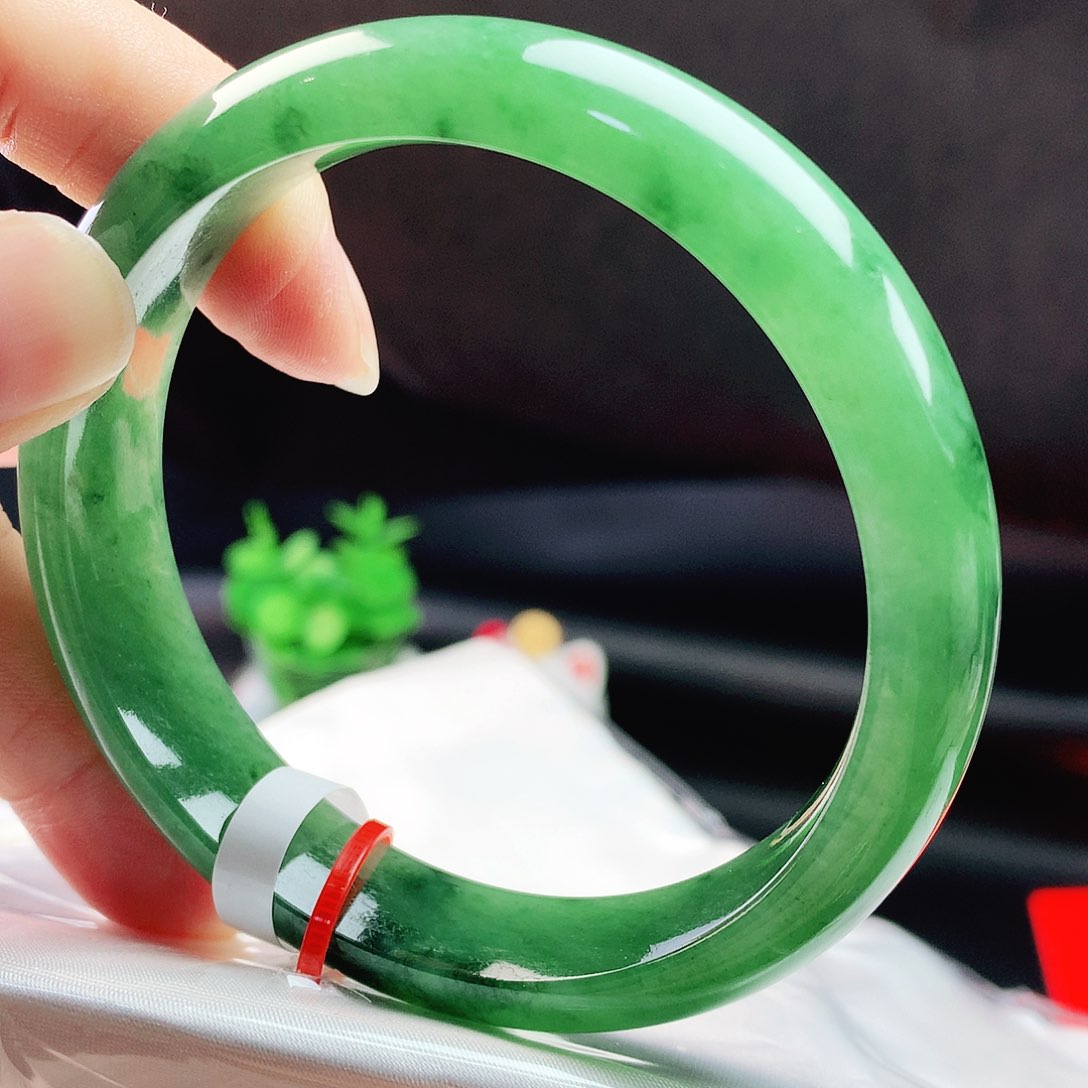 未镶嵌手镯翡翠57+辣绿