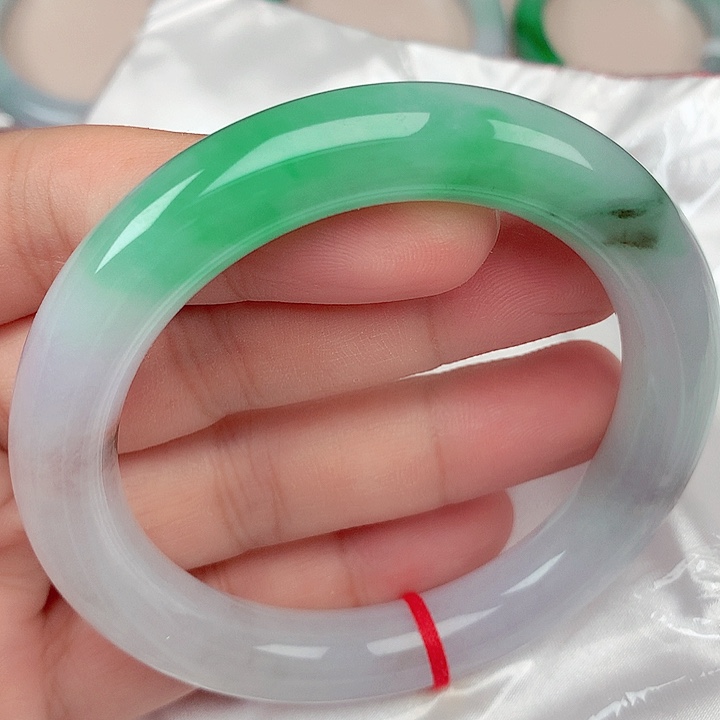 翡翠未镶嵌手镯58～59冰飘绿胖圆条手镯