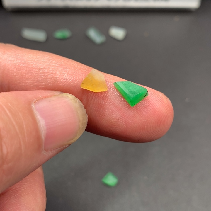 定制翡翠未镶嵌材料定制