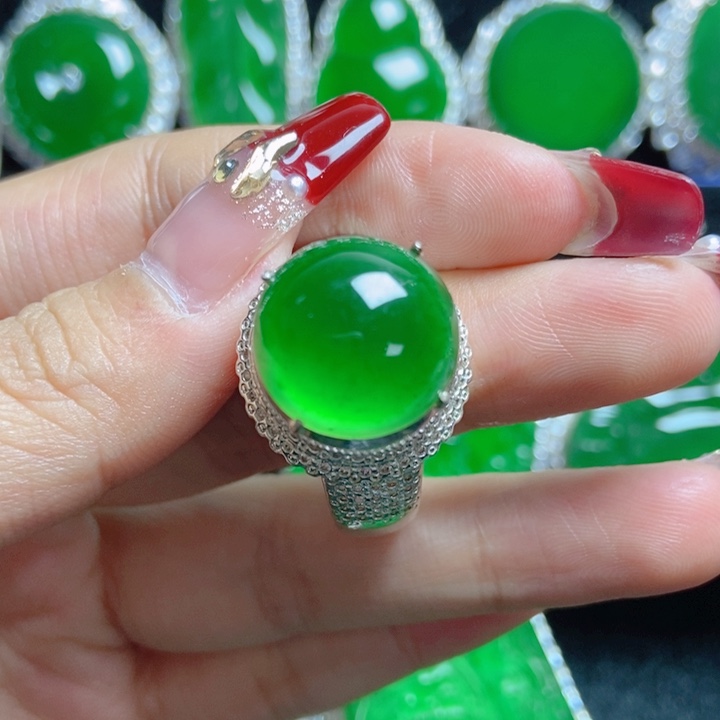 翡翠颈饰未镶嵌1828278。