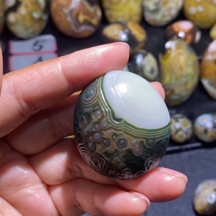 仙***甄玛瑙/玉髓未镶嵌珠宝半成品