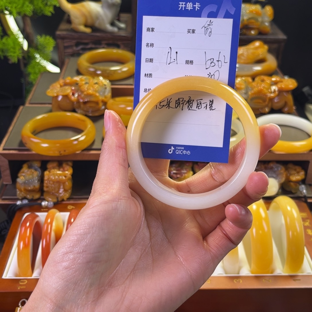 未镶嵌手镯石英质玉倩