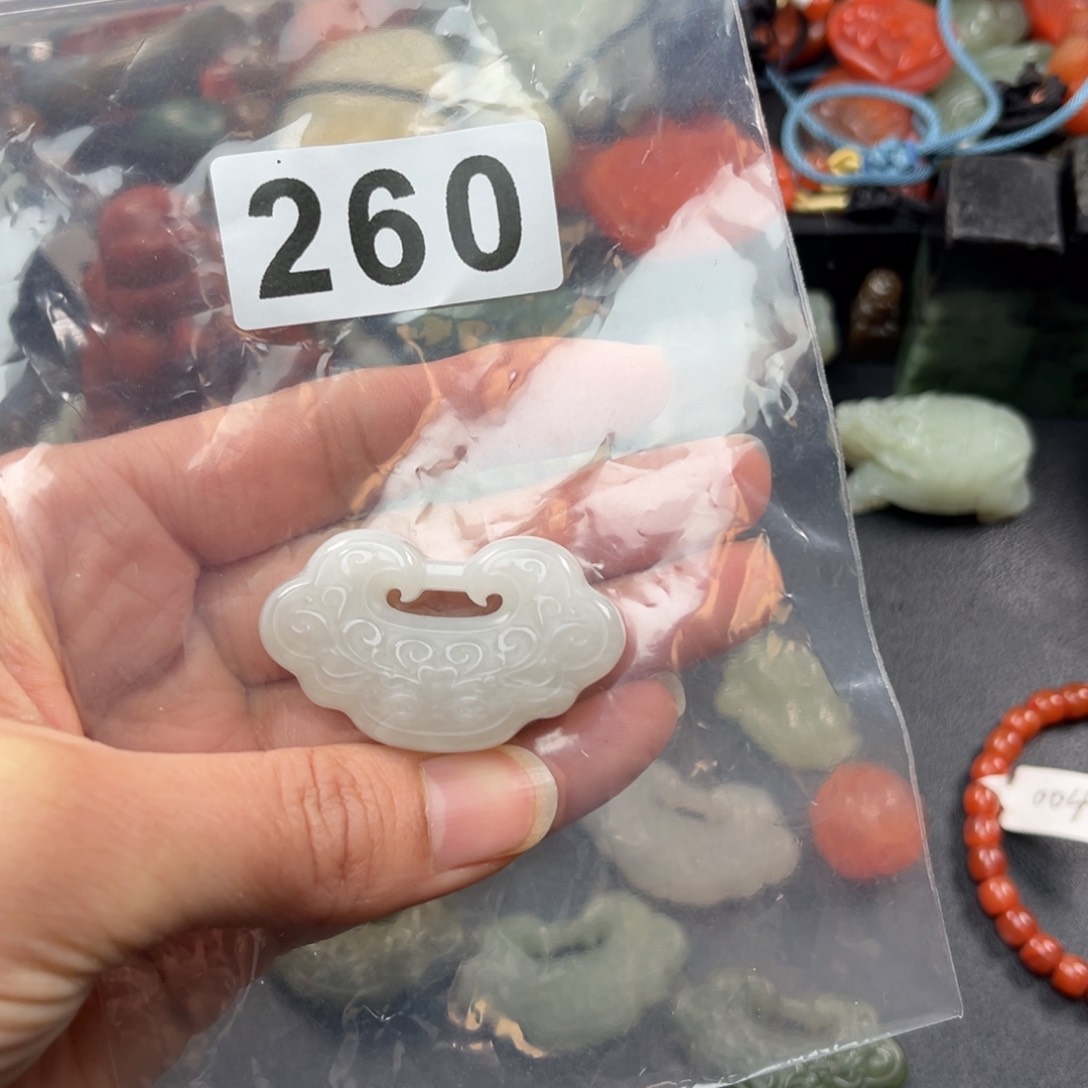 和田玉珠宝奇石未镶嵌@*红