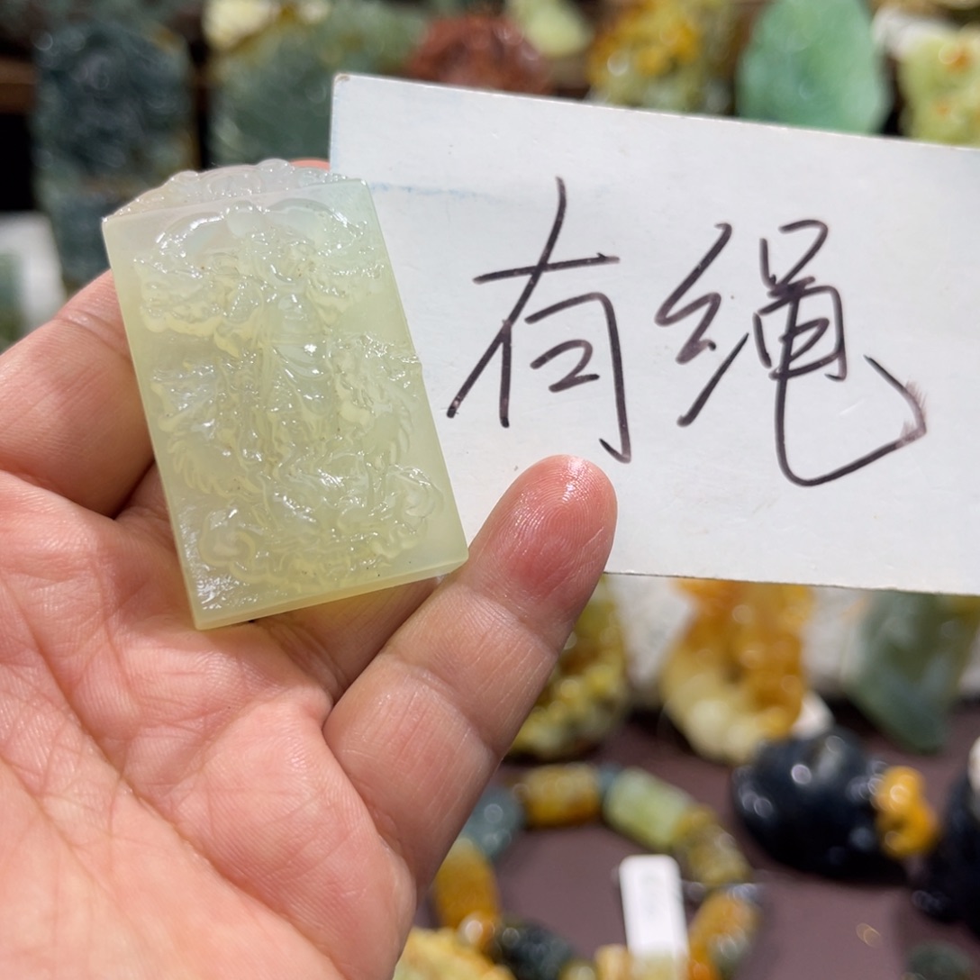 未镶嵌蛇纹石玉颈饰