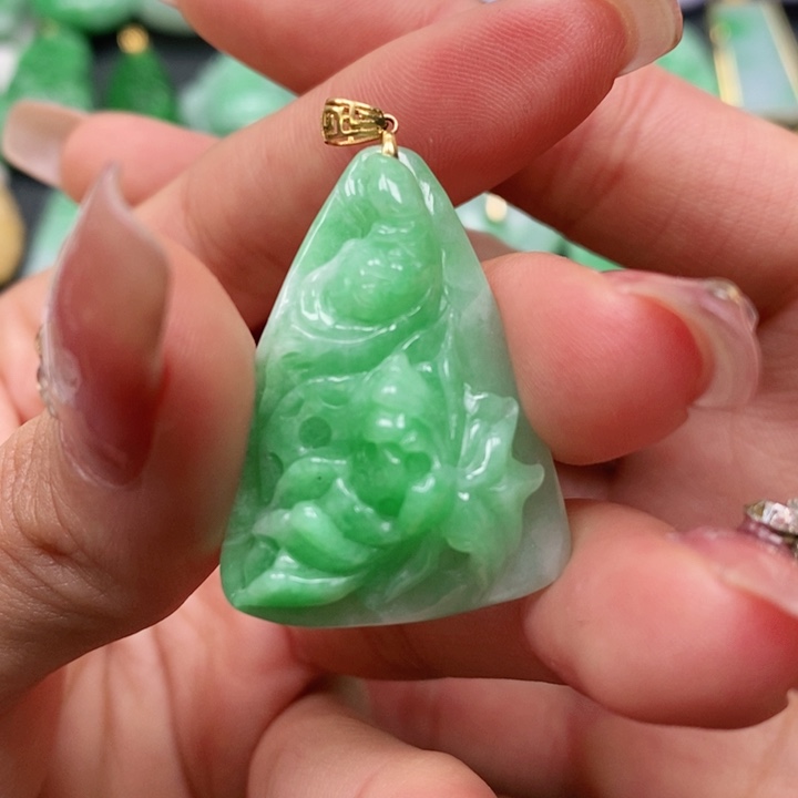 翡翠颈饰未镶嵌吊坠
