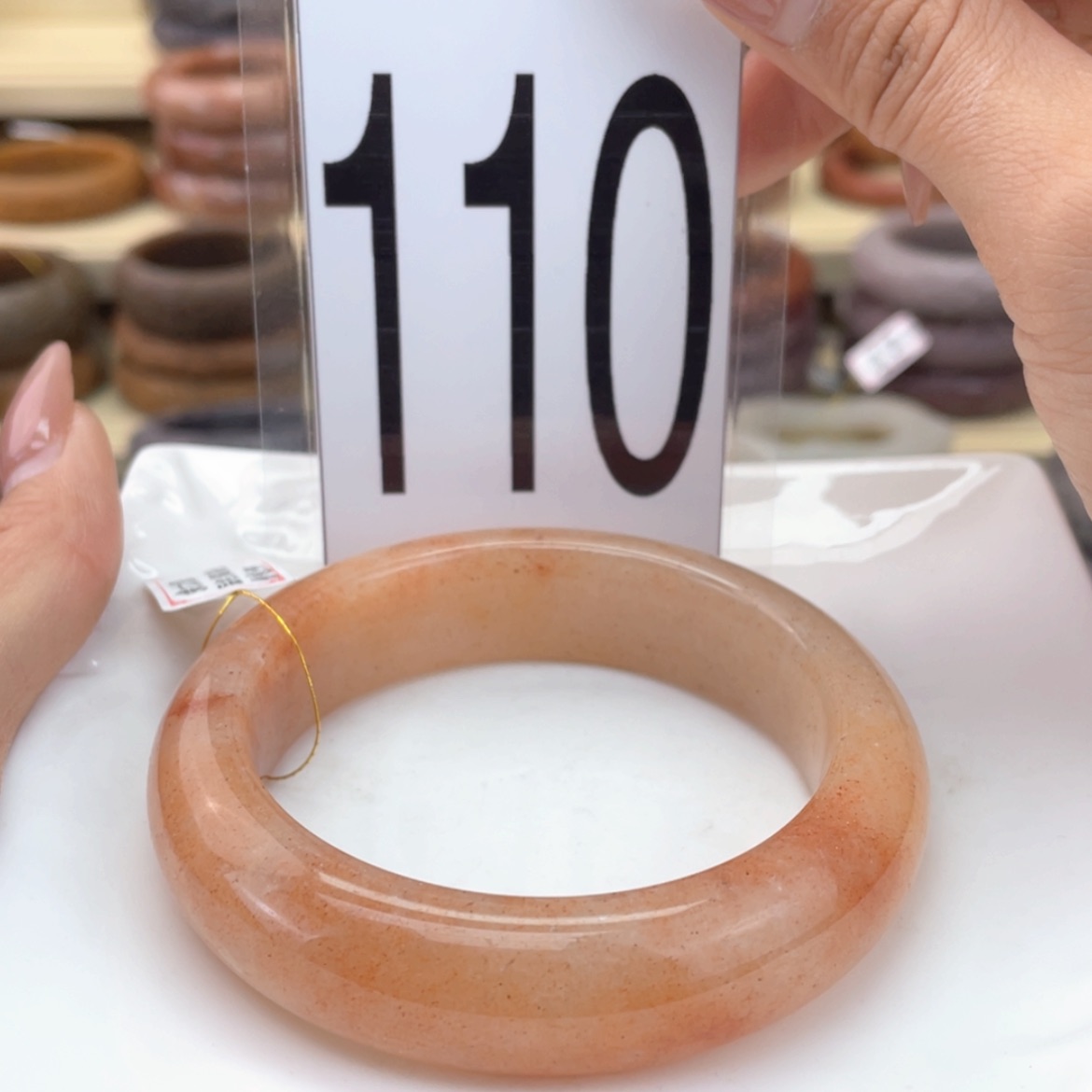 【闪购商品】石英质玉手镯未镶嵌