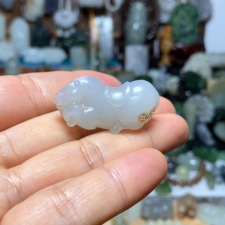 秋***天和田玉未镶嵌颈饰