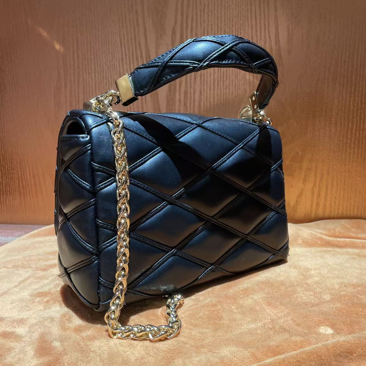 HIRMRIS手工真皮包22-551178-黑 菱格胖V字母露