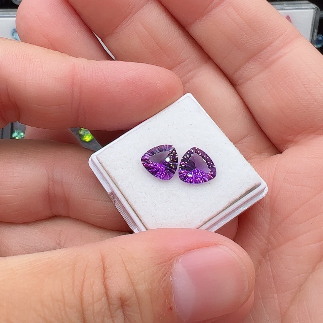 紫晶角8裸石2颗未镶嵌