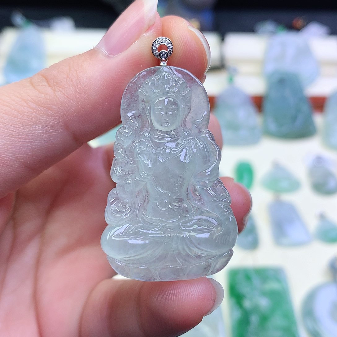 翡翠颈饰18K金镶嵌吊坠