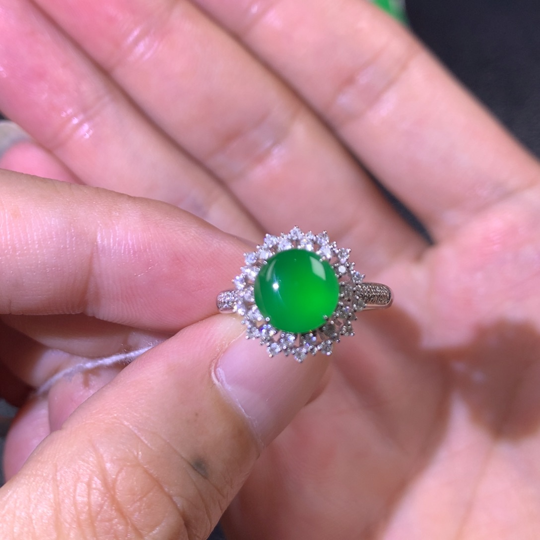 翡翠戒指18K金镶嵌翡翠