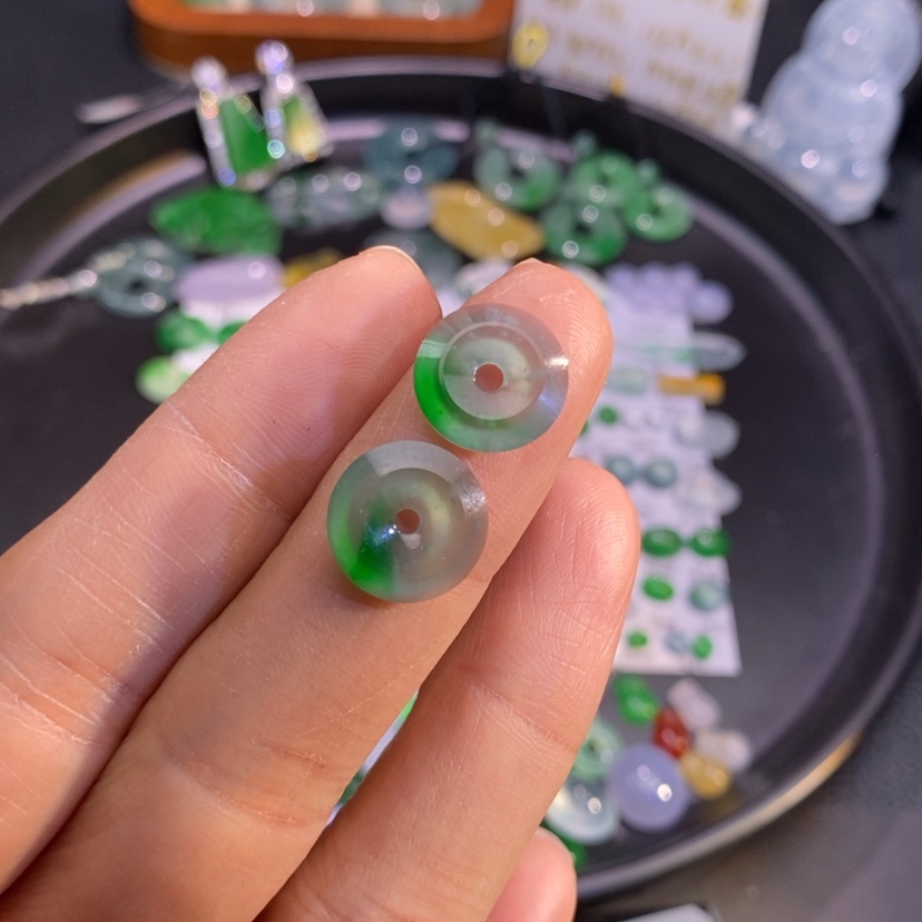 【闪购商品】翡翠挂件未镶嵌圈