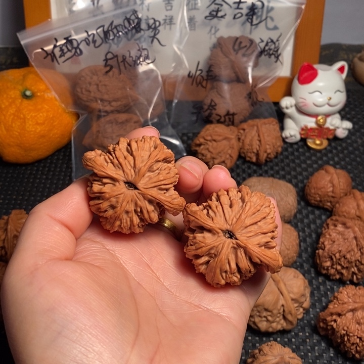 M***，把件文玩核桃45粗筋虎头