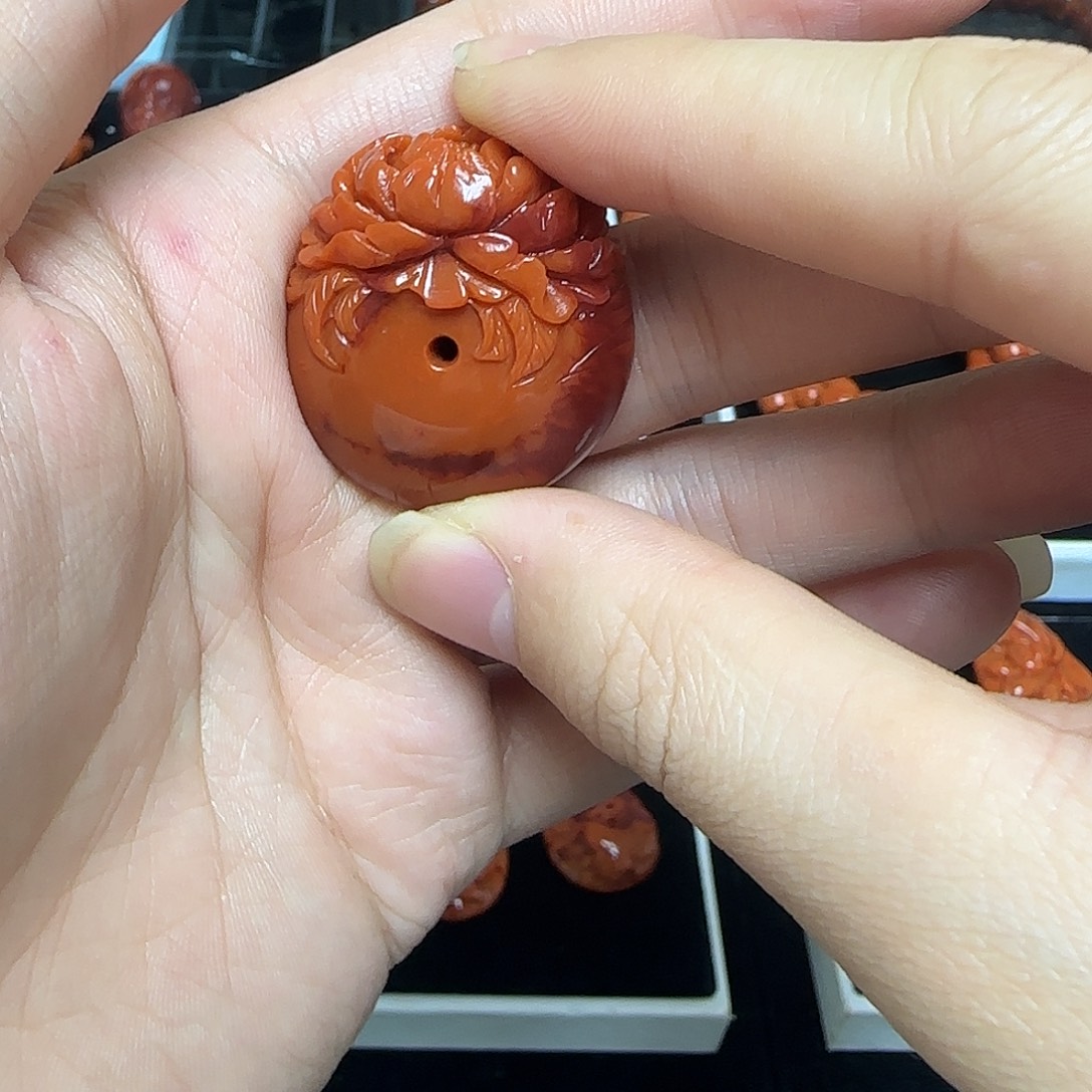 南红玛瑙未镶嵌颈饰