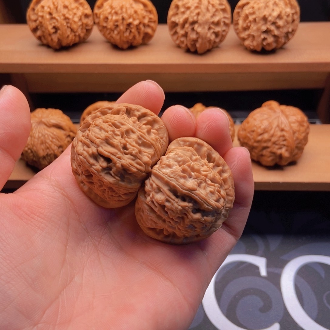 文玩核桃把件清**情白狮子(43尺寸)