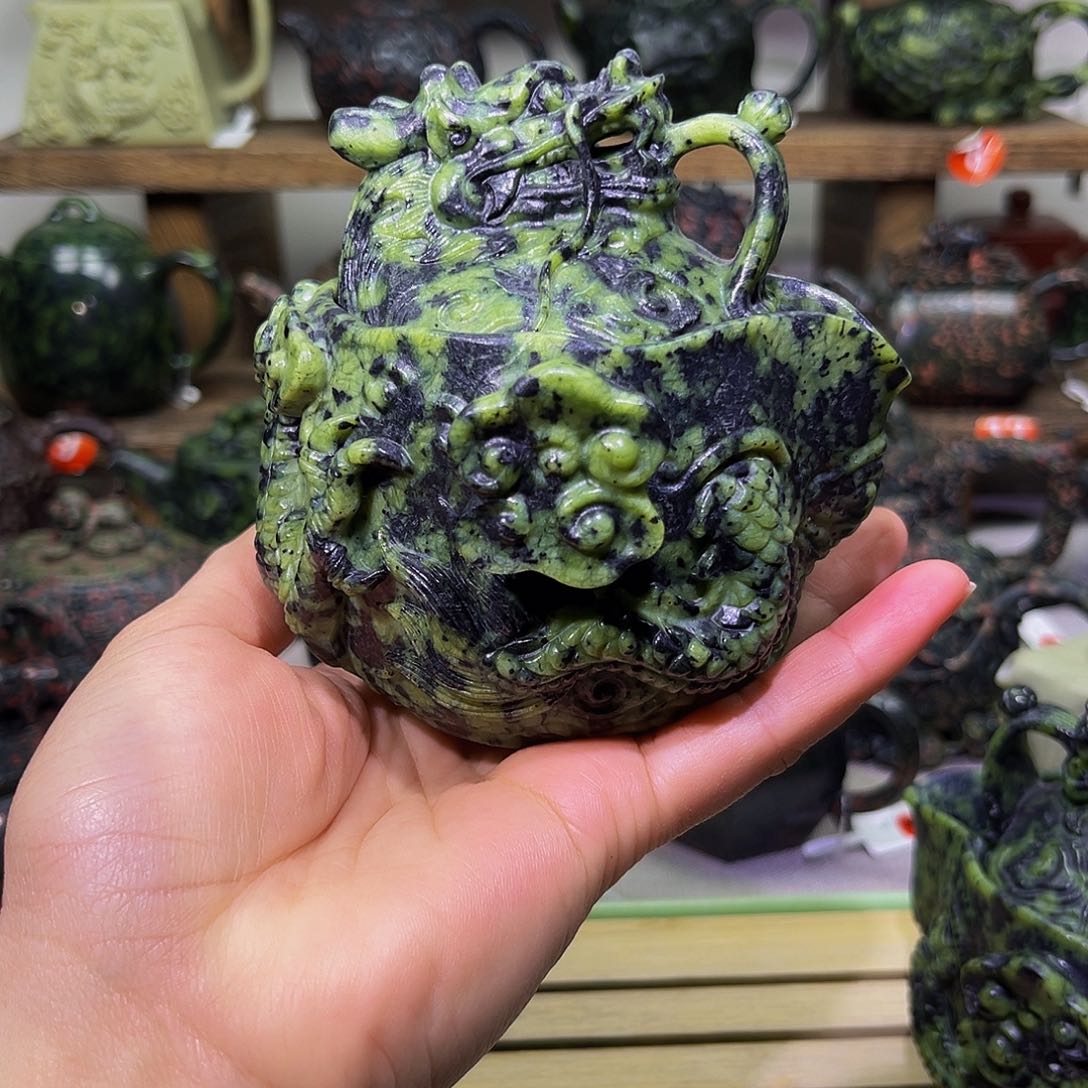 藏玉药王石精品壶盖瑕