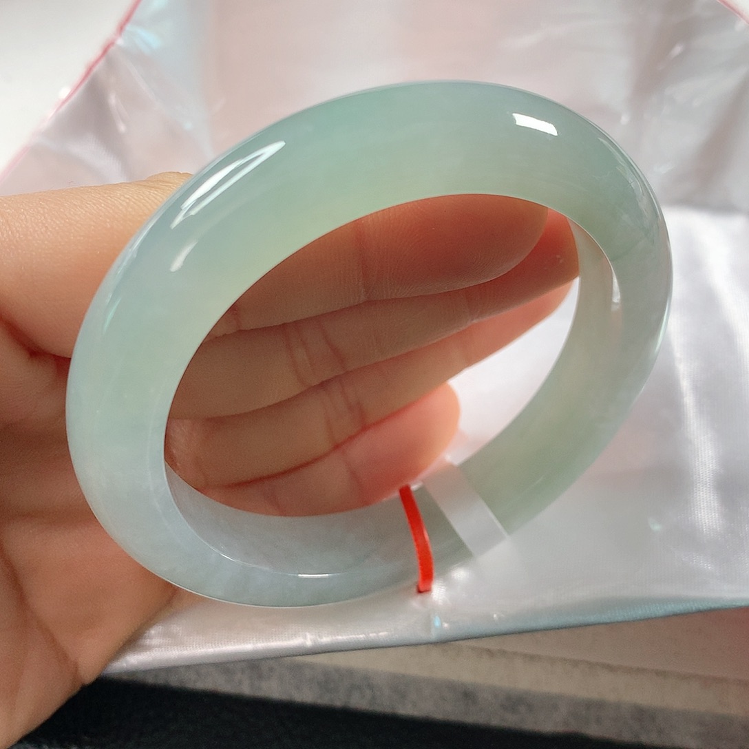翡翠手镯未镶嵌 正圈①①⑧