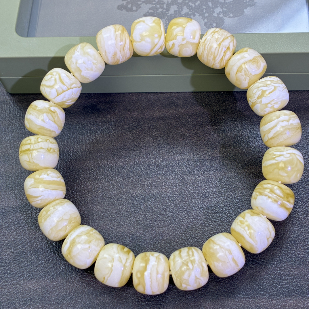 11.2mm瓷白虎皮千层雪蜜蜡手串