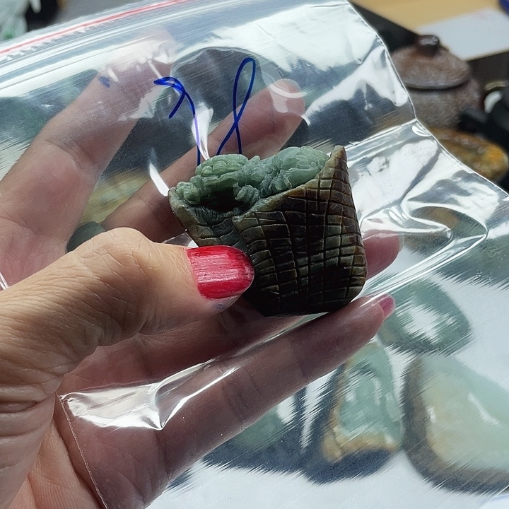 缅***厂定制翡翠未镶嵌毛货