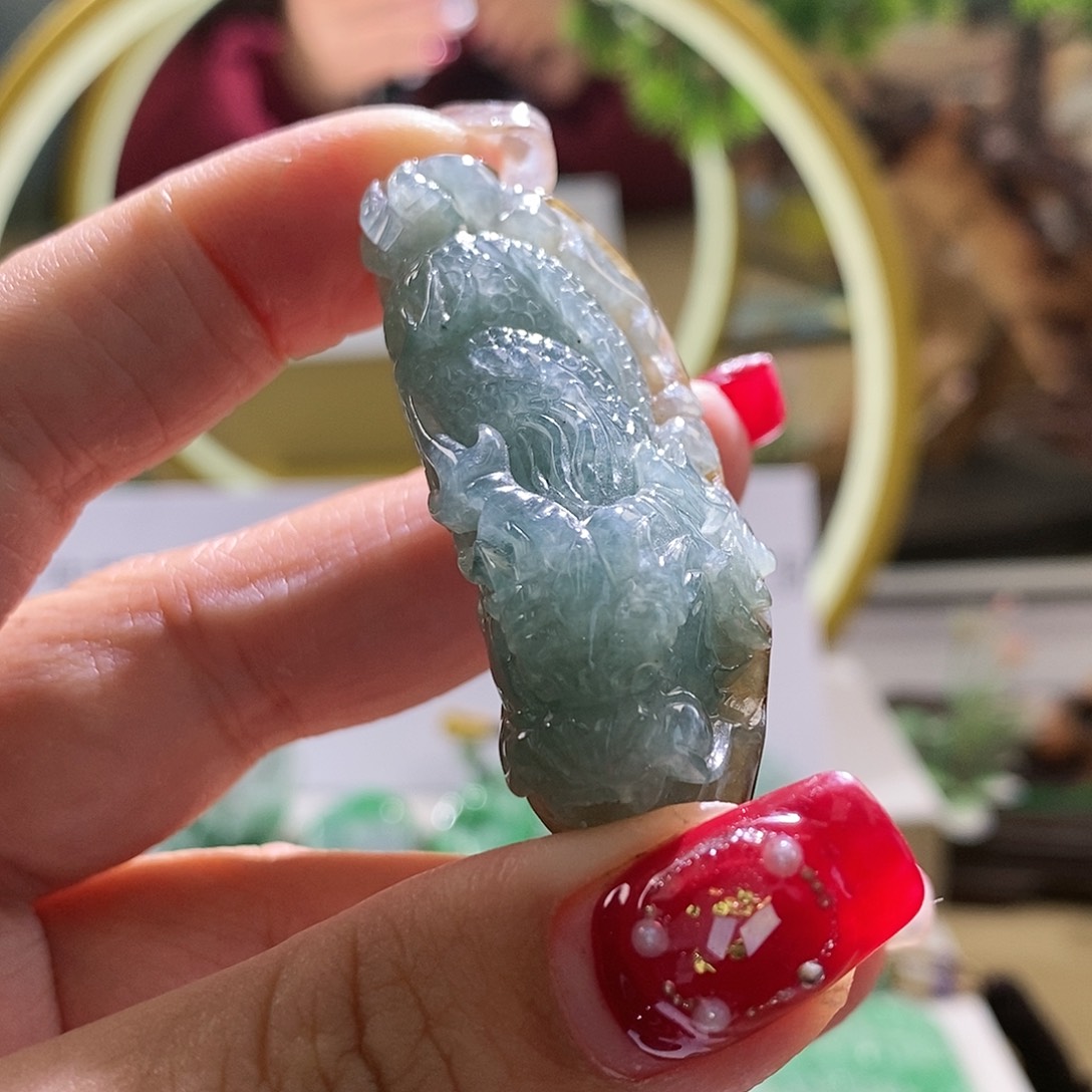 【闪购商品】翡翠颈饰未镶嵌龙牌